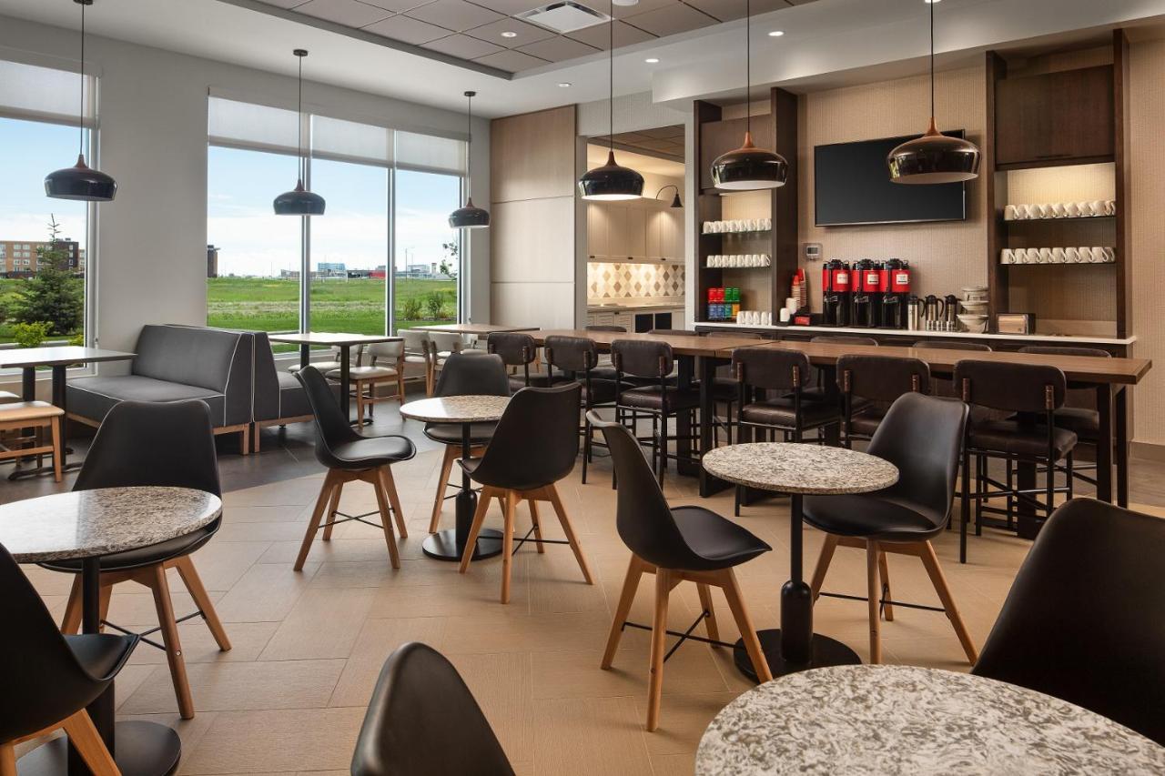 Hyatt Place Calgary Airport Exterior foto